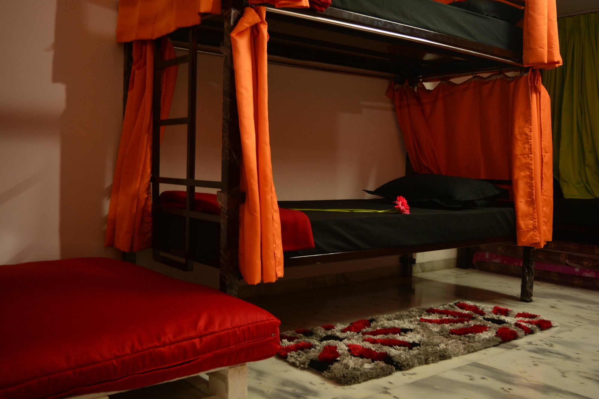 Social Rehab Downtown Hostel Bangalore Exterior photo
